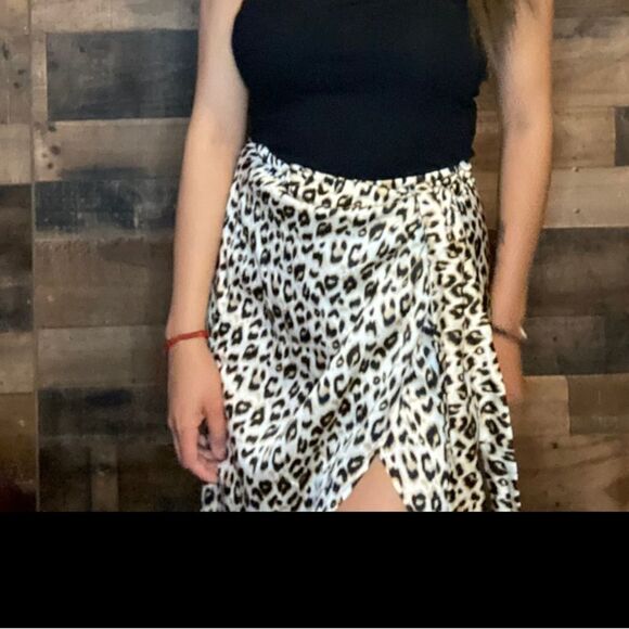Cheetah skirt - Picture 2 of 4